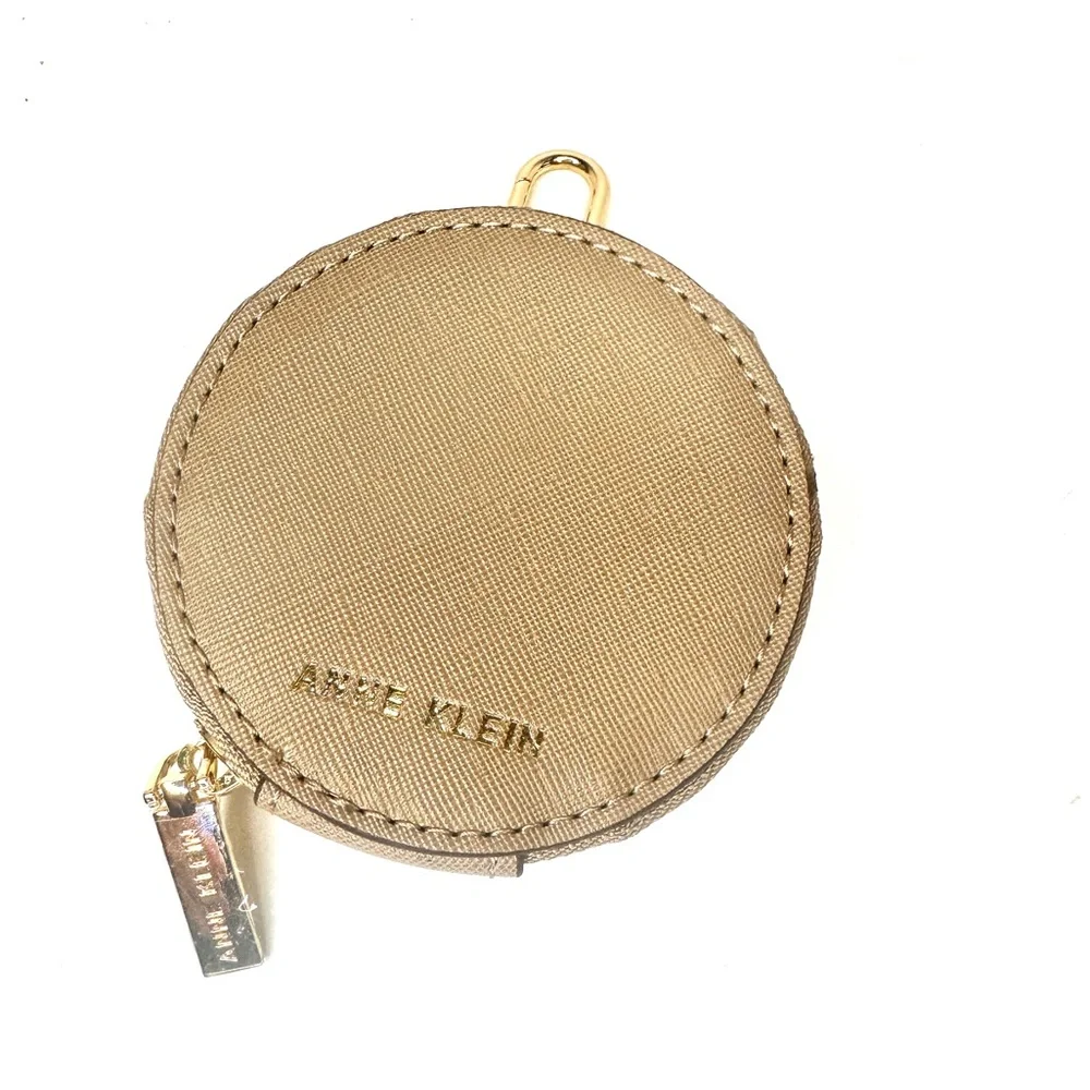 ANNE KLEIN 2 Piece Set Round Coin Purse & Card Holder in Tan With Gold Accents
